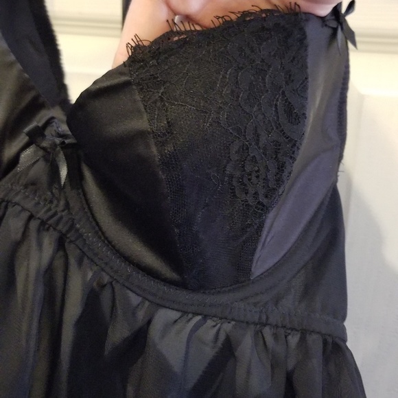 Fredericks of Hollywood Lingerie - Picture 3 of 8